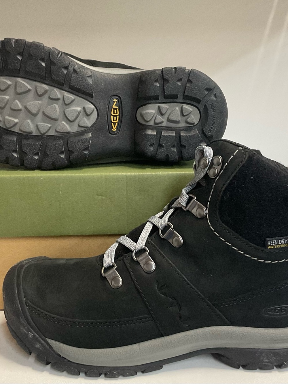 Keen Black and Steel Grey Men's Mid-Cut Winter Boot - Picture 4 of 4